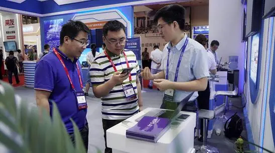 金山办公WPS参展软博会 引领智能写作变革（这都可以？）-微丽宝