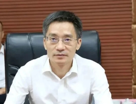 江西银行原董事长被双开：为亲属入职金融系统等