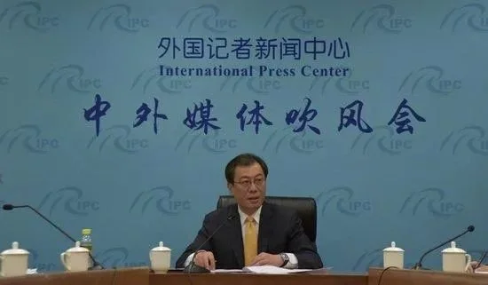 外交部美大司司长杨涛在十答中回应“去风险”：中国向世界注入的是稳定性、确定性和正能量，怎么就成了风险？不管怎么包装，美方的“去风险”还是“脱钩断链”，本质都是“去中国化”