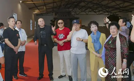 陈丽华的“老北京城门”奏响文化协奏曲-老城门歌曲