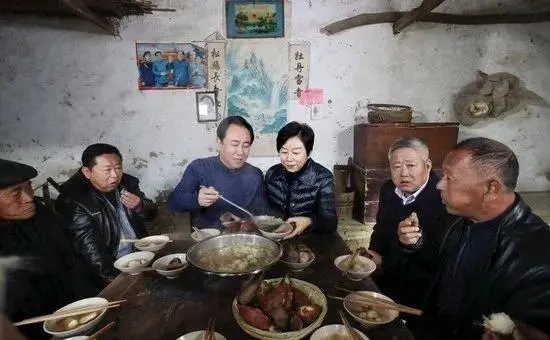 许家印前妻丁玉梅更多资产曝光：加拿大、新加坡两家银行各5亿，瑞士银行4亿元_https://www.izongheng.net_企业_第3张