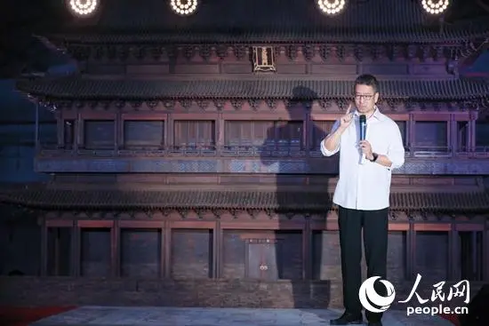 陈丽华的“老北京城门”奏响文化协奏曲-老城门歌曲