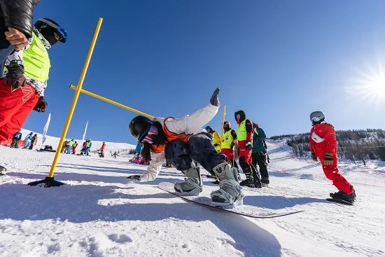 大型网游牵手冰雪文旅，可可托海滑雪场邂逅冬梦奇遇-可可托海国际滑雪场简介