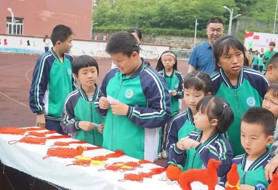 贵州遵义市：六一儿童节 文艺进校园-贵州六频道一起成长栏目