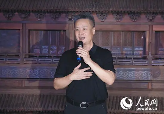 陈丽华的“老北京城门”奏响文化协奏曲-老城门歌曲