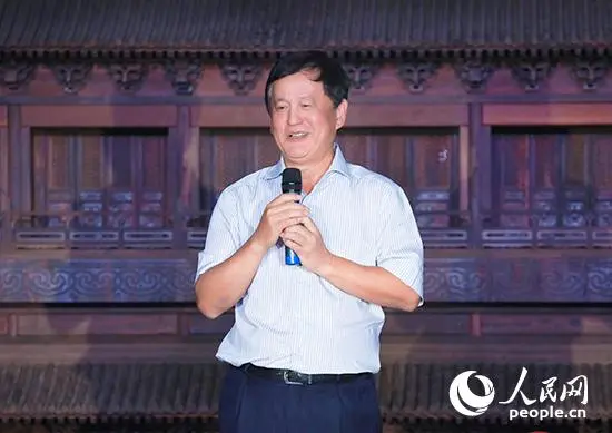 陈丽华的“老北京城门”奏响文化协奏曲-老城门歌曲