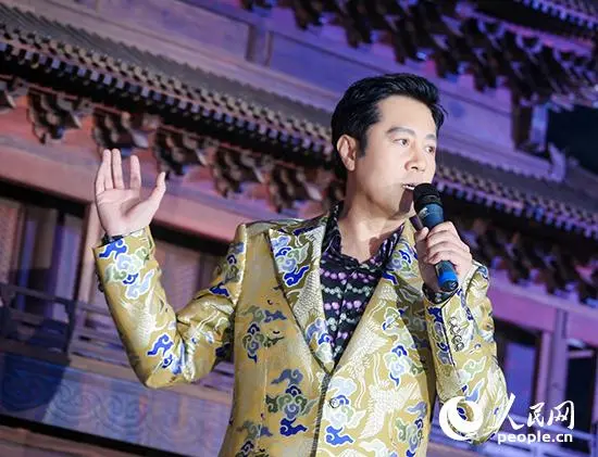 陈丽华的“老北京城门”奏响文化协奏曲-老城门歌曲