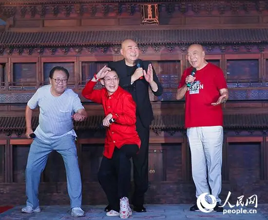 陈丽华的“老北京城门”奏响文化协奏曲-老城门歌曲