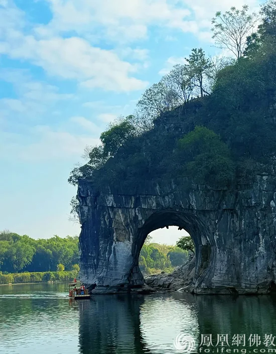 青山行不尽：一个佛教通讯员的十年江湖路 | 凤凰网佛教广西交流营优秀作业