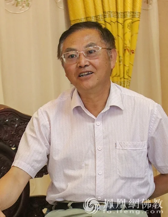 大理州民族宗教委调研员、崇圣寺民主管理委员会副主任胡玉涛作总结发言（图片来源：凤凰网佛教 摄影：崇圣寺）