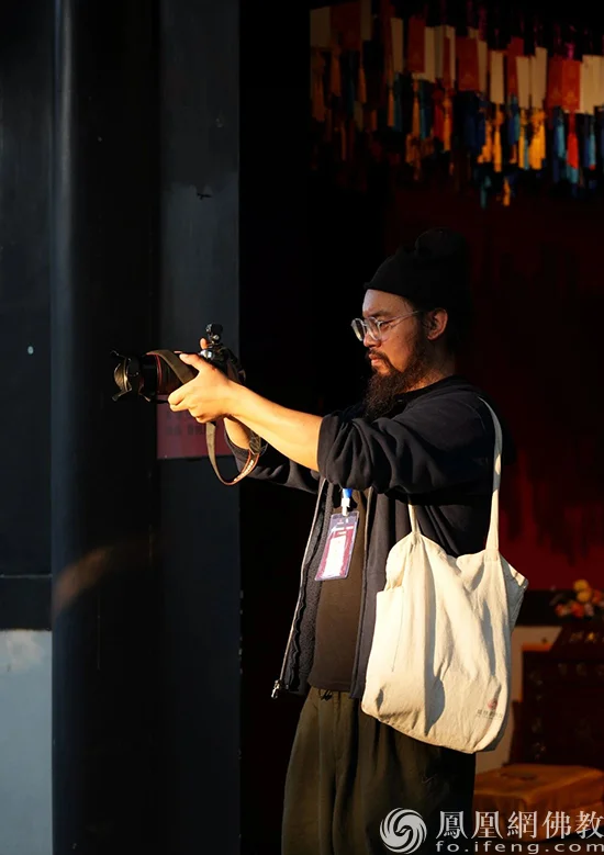 青山行不尽：一个佛教通讯员的十年江湖路 | 凤凰网佛教广西交流营优秀作业