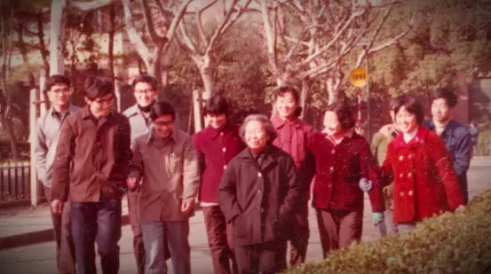 “中国芯片开山鼻祖”，她竟对父亲做出这种事！