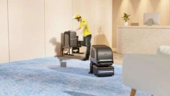 云迹科技：突破与领航，打造智能机器人服务新生态(图2)