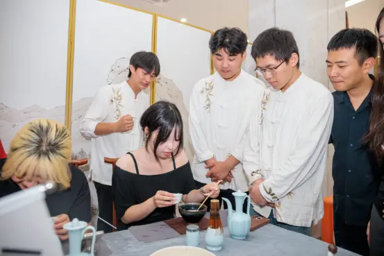 荆楚风华遇见韩韵节拍:韩国大学生在长江职业学院研学