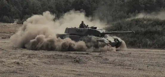 训练场上的豹1A5坦克，《福布斯》网站报道配图