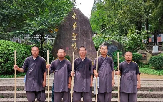 从少林寺至九华山，少林寺五比丘800公里行脚圆满