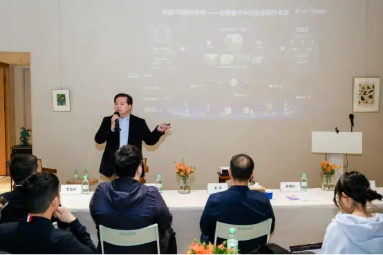 达闼国华联手成立港仔机器人：千亿人形机器人市场迎来新玩家