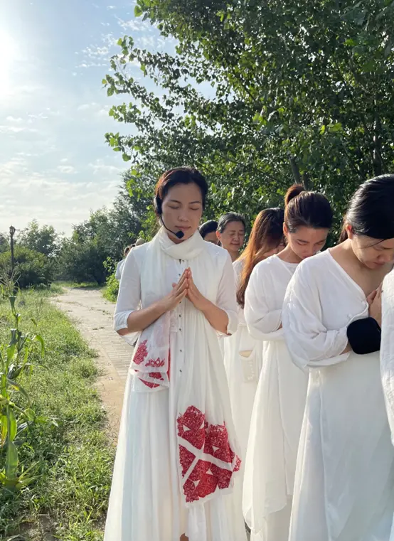 和杨淇老师一起瑜伽，let‘s yoga1