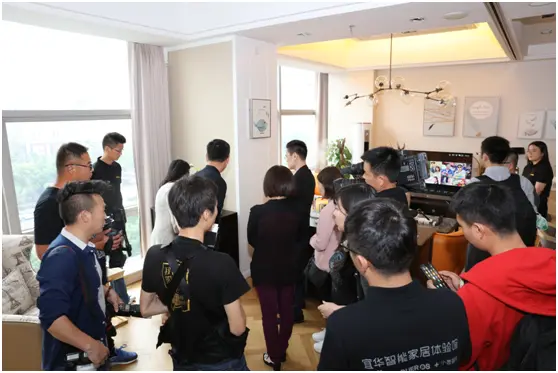 百度DuerOS×宜华生活×小葱智能 打造AI全屋定制智能家居