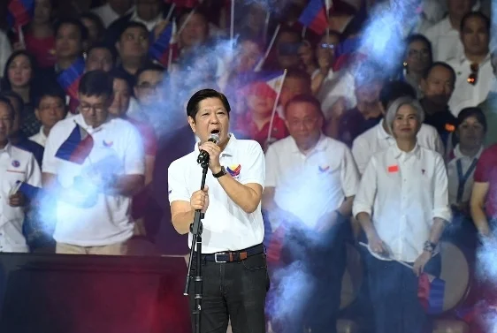 �ڶ��ض��ؾ��м����ͬһ�죬����˹��������Ҳ�����˼��ᣨͼ/�����磩