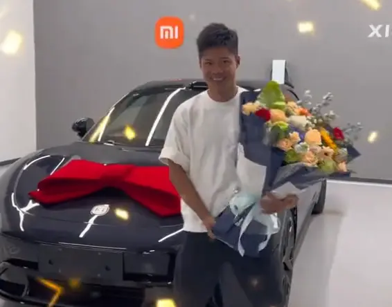 雷军宣布小米汽车品牌代言人：老朋友苏炳添