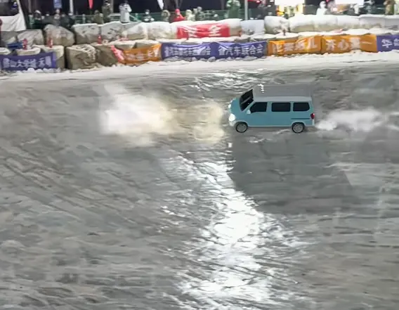 “长春第一冰锅”火爆出圈:四驱两驱都能玩 根本开不翻