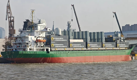 美国更需要？外媒关注中国“集装箱军舰”