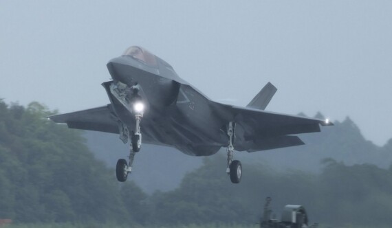日本接受首批F-35B战机，系二战后首次拥有舰载战斗机