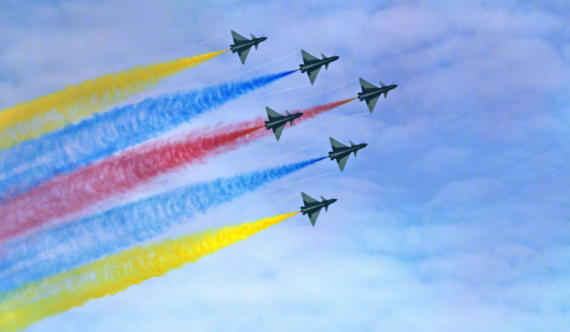 歼-10C首秀新技，歼-35A列阵C位，中国飞机亮相新加坡航展