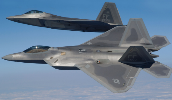 卫星图像显示美国11架F-22隐形战机抵达以色列