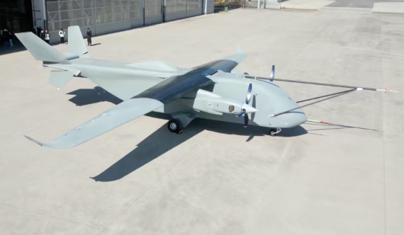 起飞重量达7吨、航程3000公里，长鹰-8完成首飞