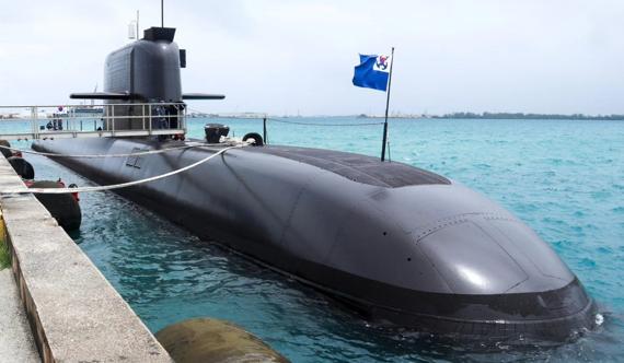 韩国潜艇远航停靠关岛，将赴加拿大争夺军购订单