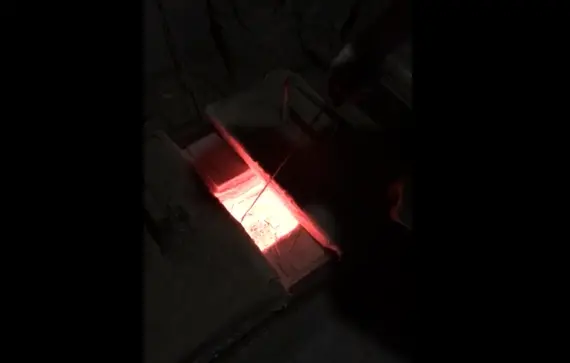 一天挥锤两千次，昔日日进斗金的职业，如今没人愿意干(每天挥拳1000下有好处吗)