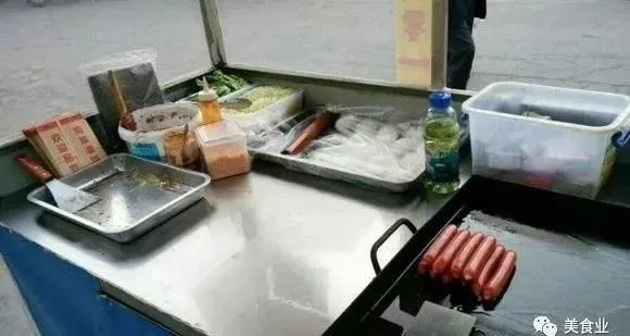 早餐卖鸡蛋灌饼，能让你轻松月入两万！+鸡蛋灌饼绝密配方做法（鸡蛋灌饼赚不赚钱）