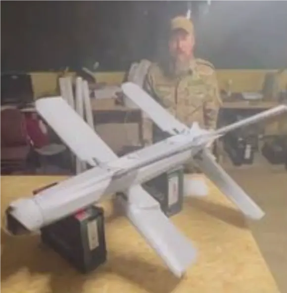 ����˹������ý�����ƣ��Զ������д��ģ����ѹ�Ƶ�ս����ǰ�Ѿ��ڹ����Ʒ�ǰ�߽��й���֤����ͼΪ�ھ�ʹ�õ���ս�豸�ɻ�һö�����Ķ�����Ҷ����Ѳ�ɵ���