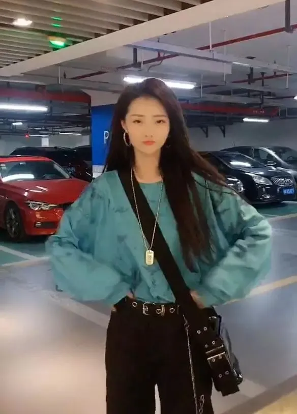 最美汉服美女嘟嘟嘴的晨妍个人资料简介 抖音十大网红晨妍图片(网红晨妍男朋友)