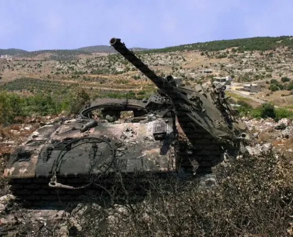 · 2006年，黎以冲突中被真主党武装击毁的以军“梅卡瓦”坦克。