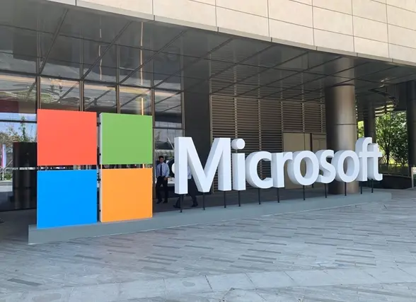 微软CEO:能源成本将决定各国在AI赛道上的胜负