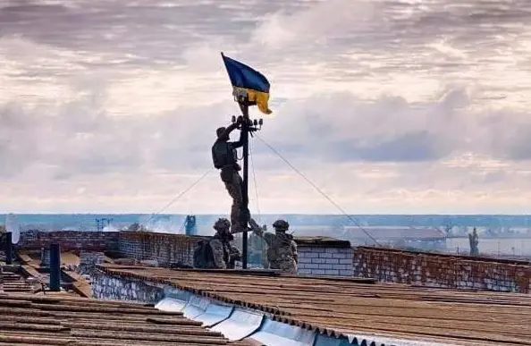 泽连斯基：30多个城镇重新升起乌克兰国旗
