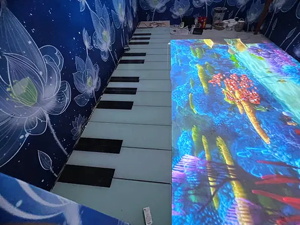 地面互动投影技术在沧州某中学中受到学生们的热爱