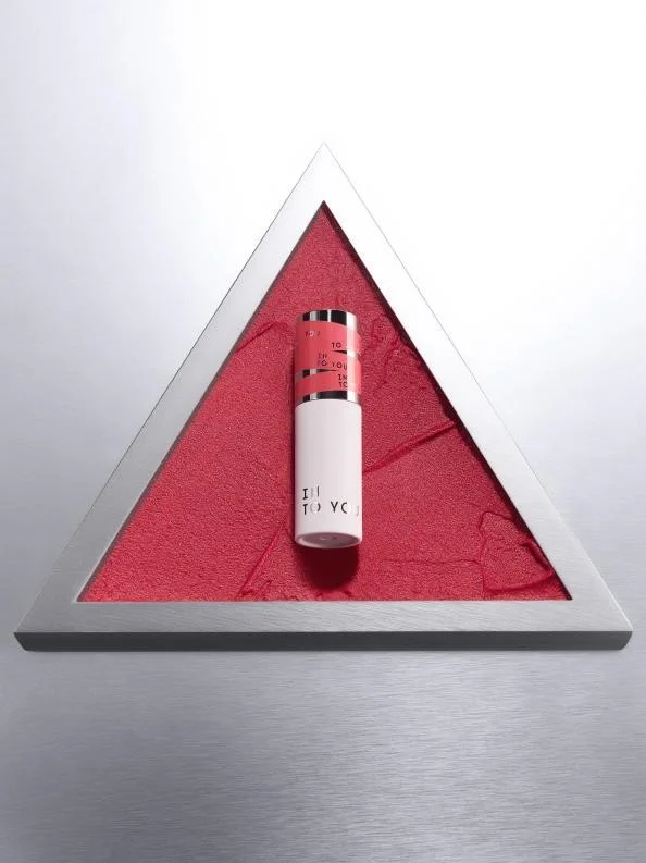 INTO YOU第二代女主角唇泥全新升级,首创院线级修护唇泥解锁唇妆新体验