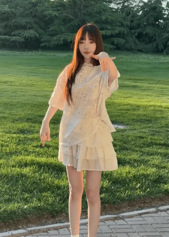 李小璐晒跳舞视频。