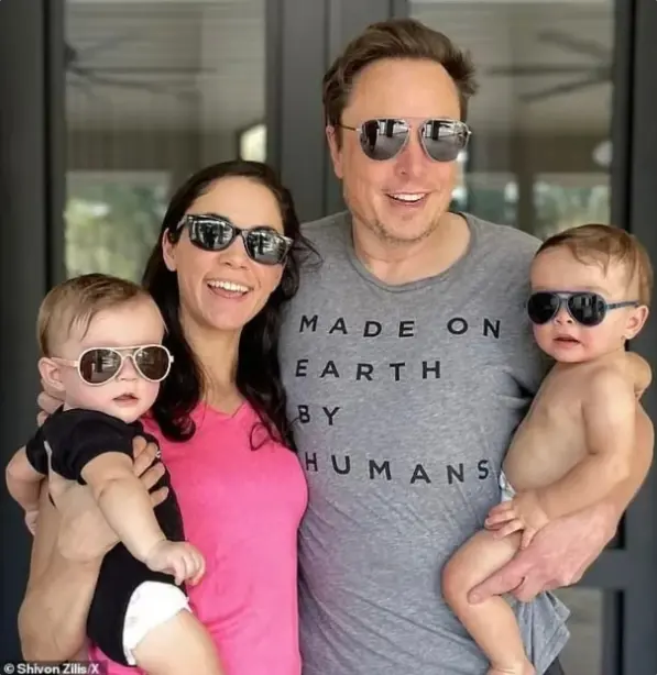 马斯克官宣漂亮高管女友：已连生4个娃