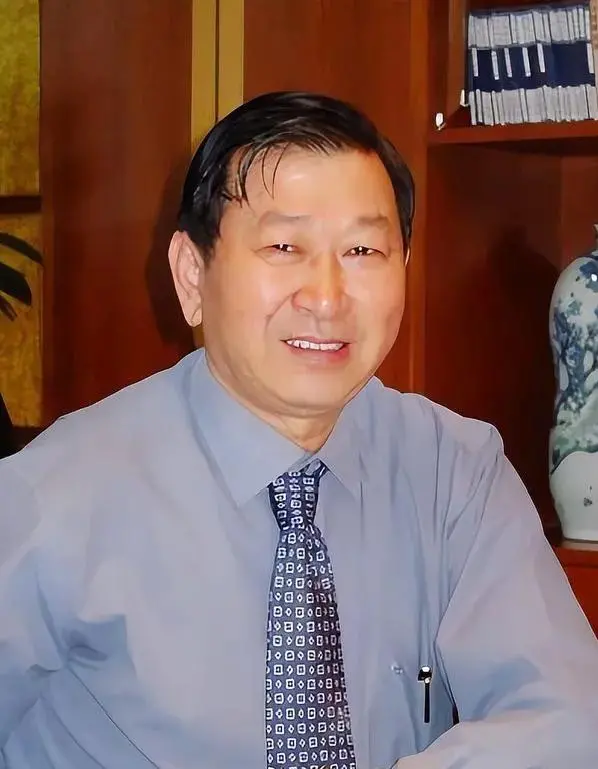 苏泊尔“勇闯男厕”:一口安全锅的三十年,因AI广告引发低俗争议_快讯_第2张_纵横网 苏泊尔“勇闯男厕”:一口安全锅的三十年,因AI广告引发低俗争议_https://www.izongheng.net_快讯_第2张