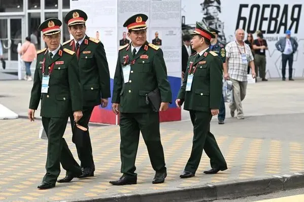 越南军官出席“军队-2023”国际军事技术论坛 图：俄罗斯卫星通讯社