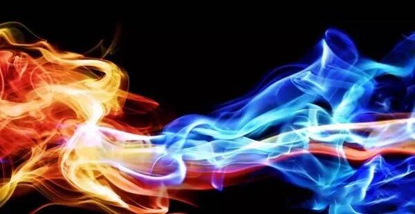 "冰与火"对立元素呈现出一种史诗般的景观.