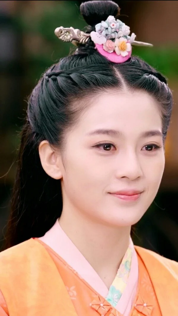 看赵樱子这些年的变化，终于知道吴京为啥说漂亮女孩不要进娱乐圈（赵樱子眼睛）