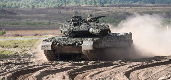 德国“豹”2主战坦克