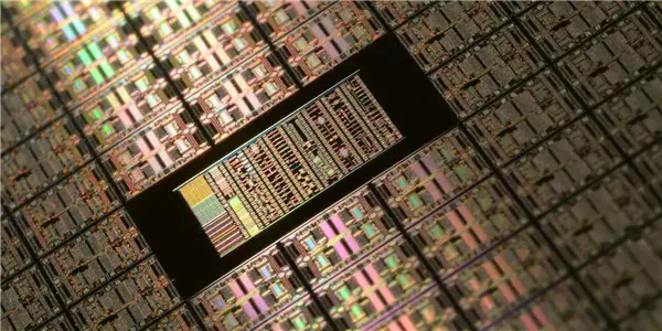 iPhone 18 Pro首发!苹果A20 Pro迎来两大重磅升级:机圈公认最强芯片来了