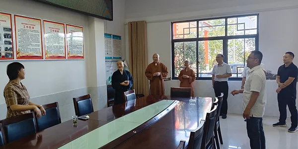 湖南佛慈慈善行走进张家界：捐赠10万元善款用于灾后家园重建